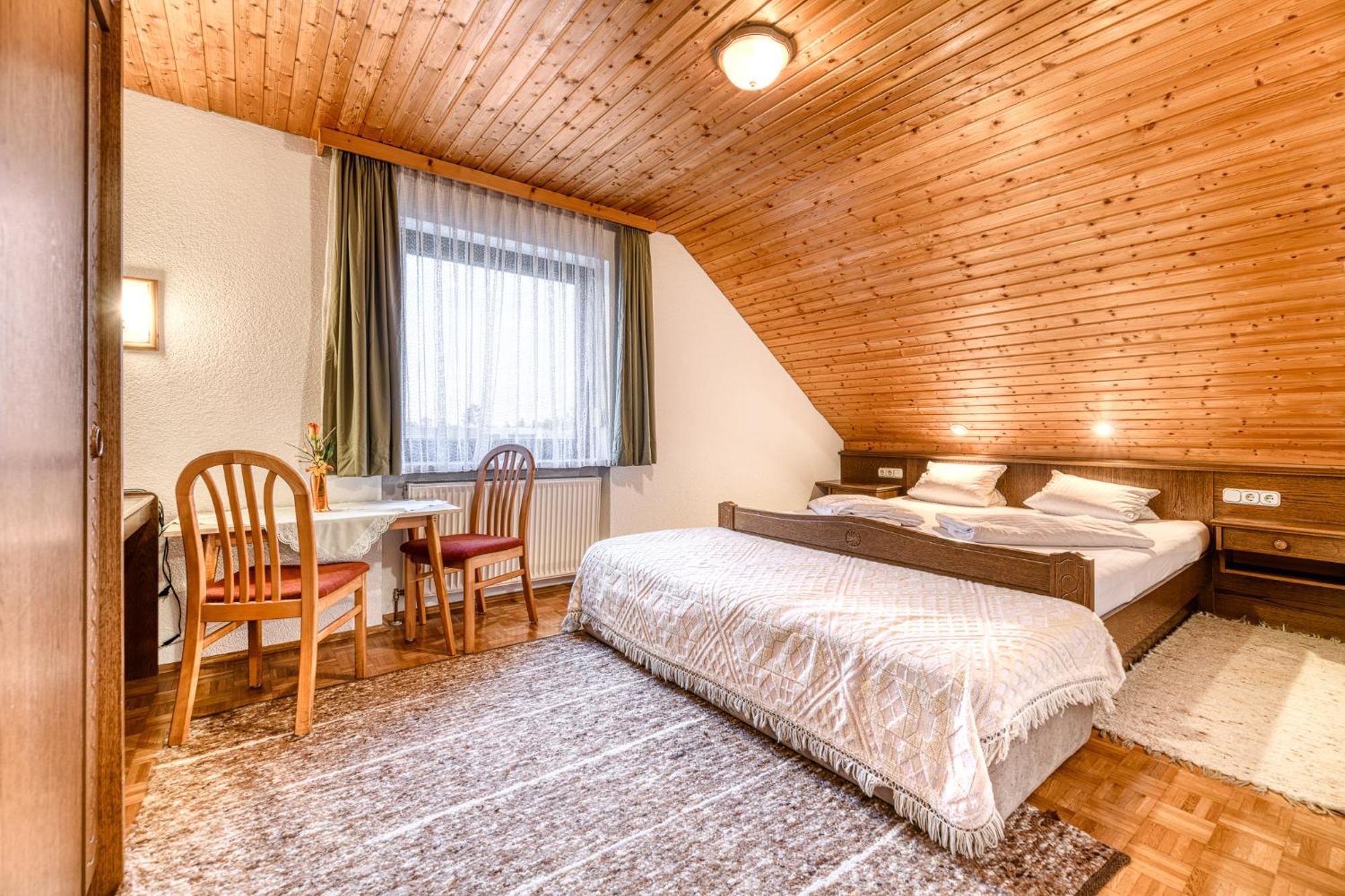 Gasthaus Hecht Hochst Bagian luar foto